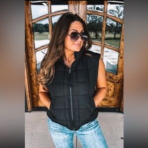 New In Black Womens Quilted Solid Warm Puffer Full Zip Vest | NEW/NWT!!🖤🖤